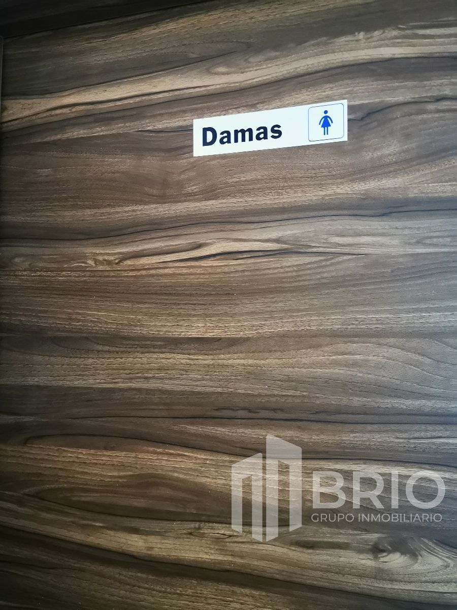 7 de 13: Sanitarios del Primer Piso  Dama