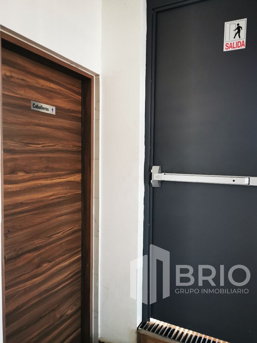 10 de 13: Sanitarios Caballeros