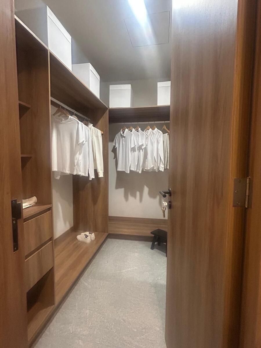 10 de 22: Vestidor Recamara principal