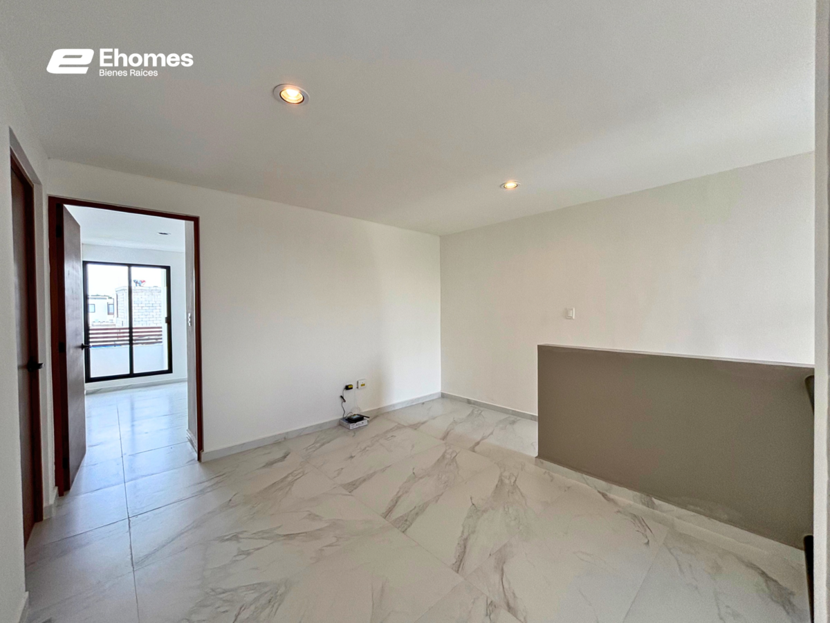 29 de 32: FAMILY ROOM