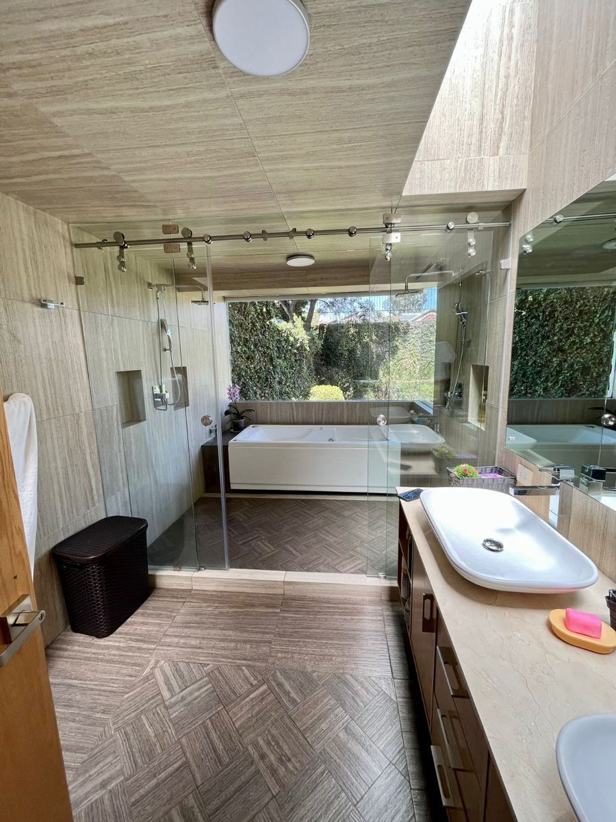 35 of 39: Baño Principal