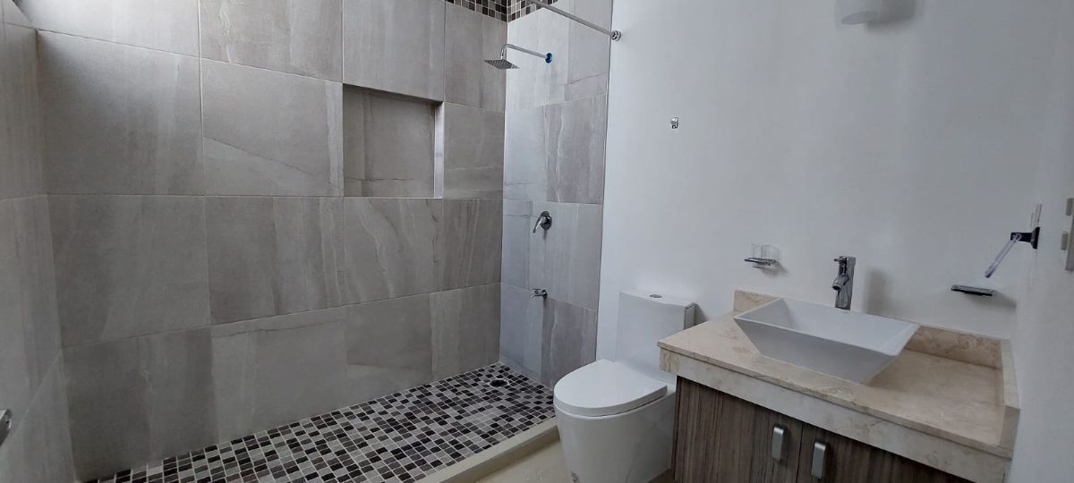 17 de 29: Baño en Hab #2