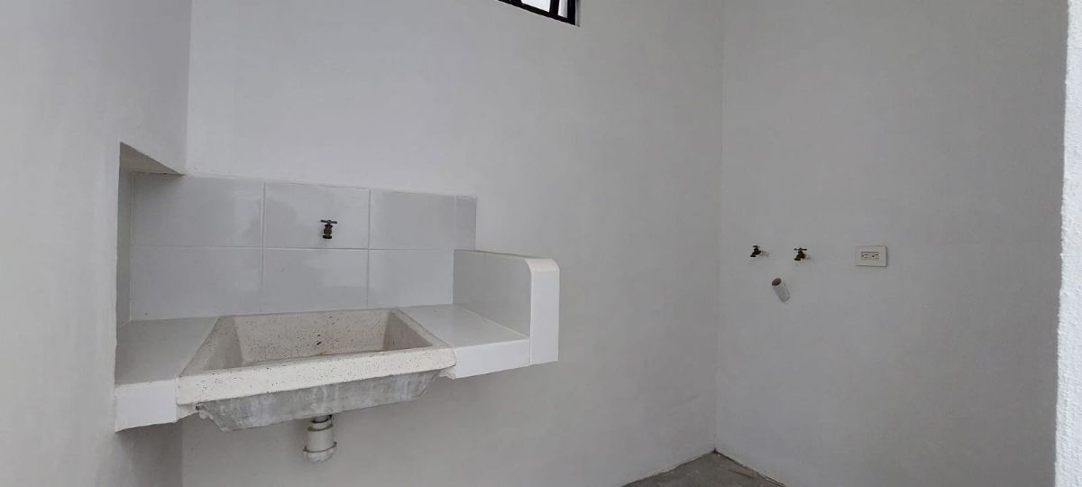 27 de 29: área de lavado techada en planta baja