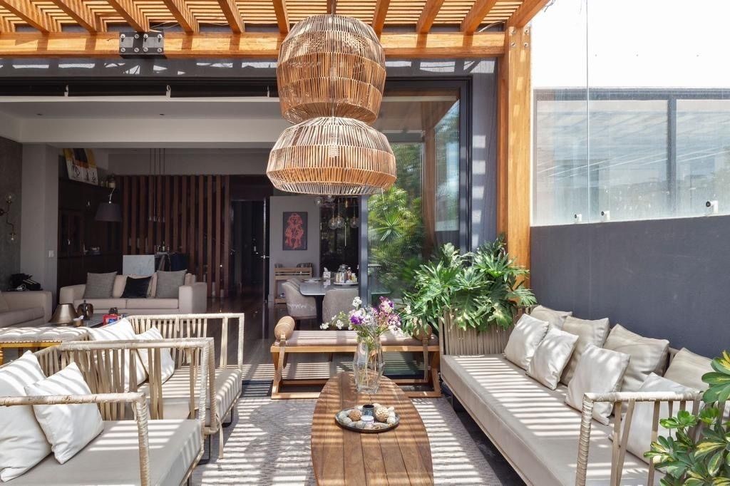3 of 22: Hermosa terraza