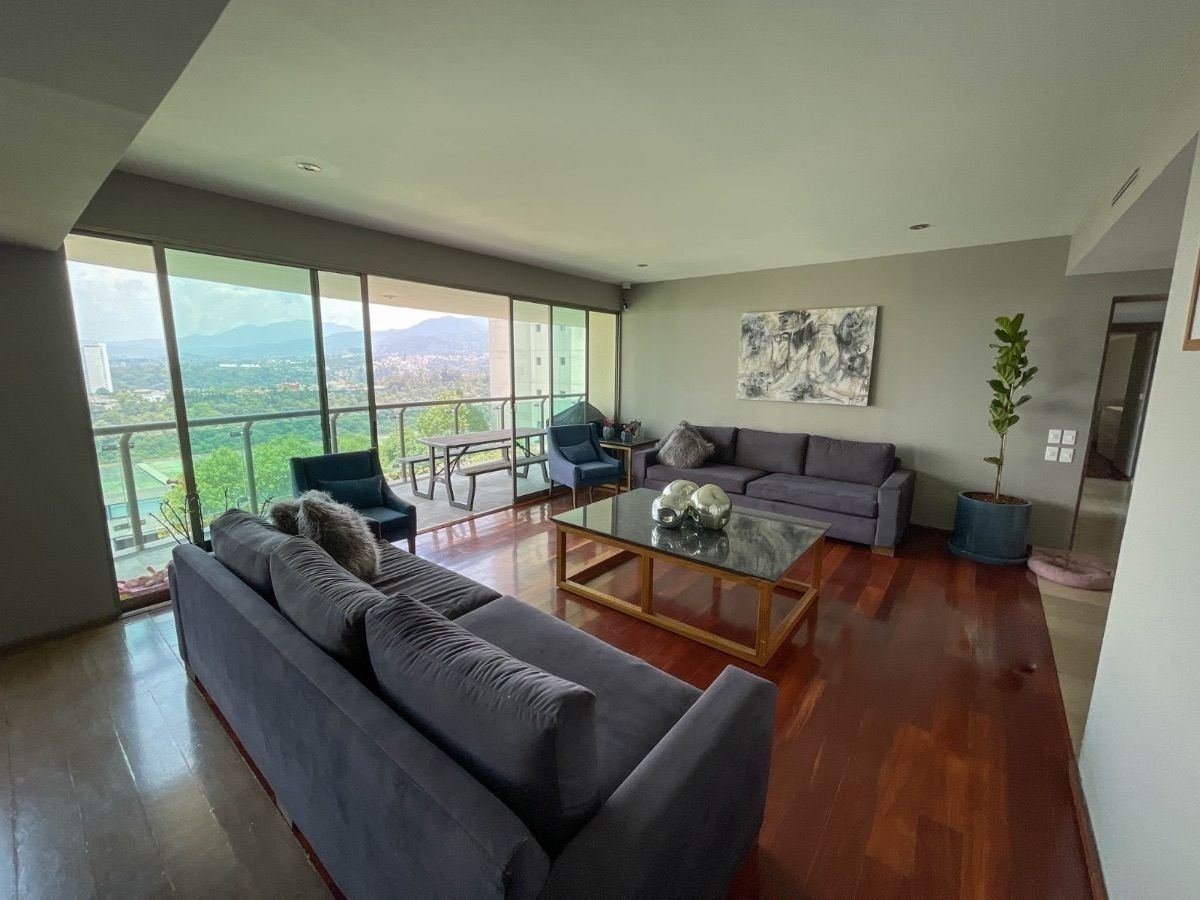 3 de 18: Sala con terraza