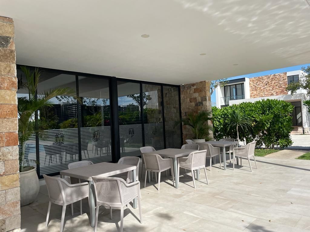 35 de 38: Casa Club