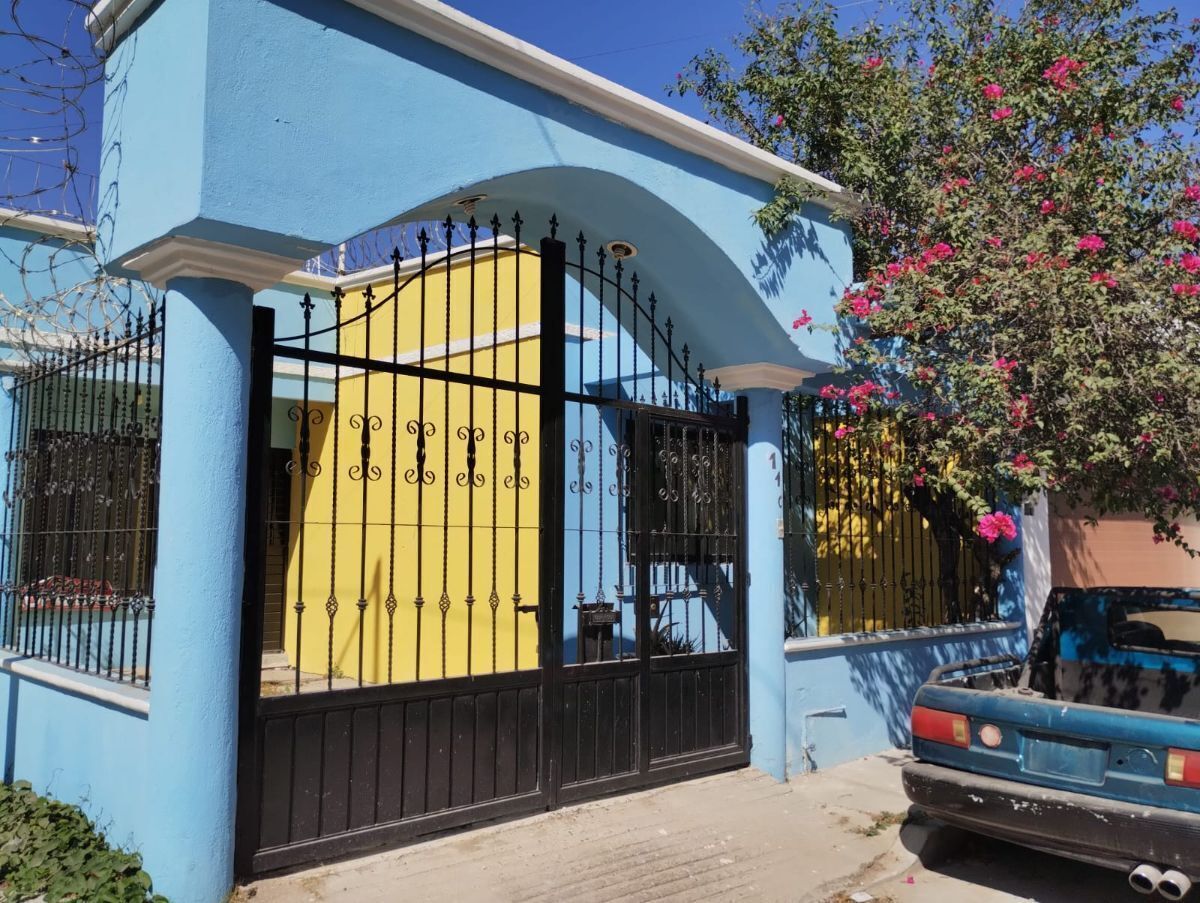 2 de 38: Casa en esquina