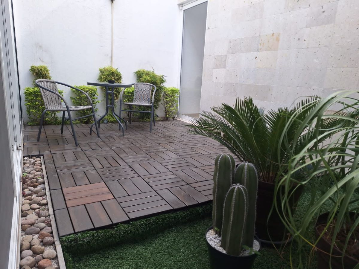 18 de 21: Jardín interior