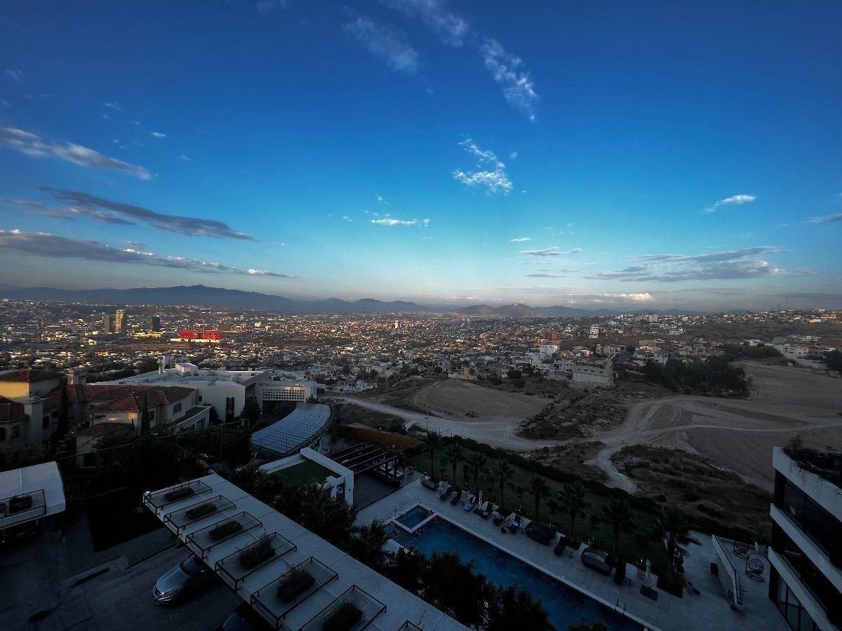 3 de 37: Bella vista dominante a la ciudad