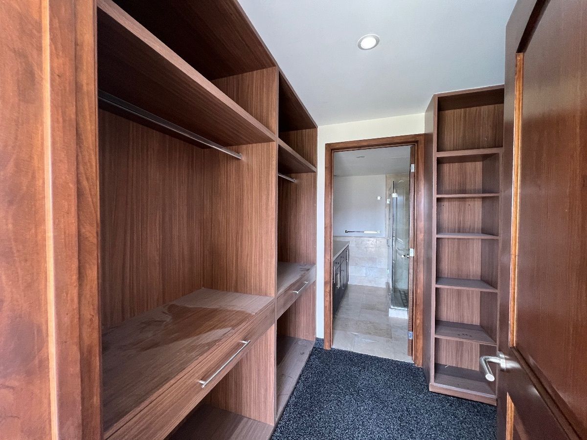 5 de 21: Walking closet
