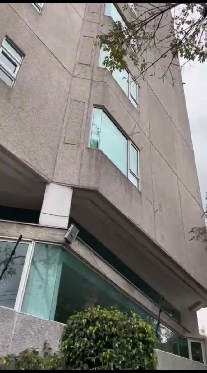 3 de 28: Fachada edificio