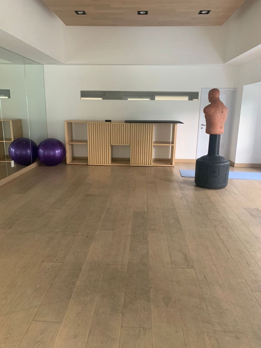 29 de 48: Salón de pilates / yoga