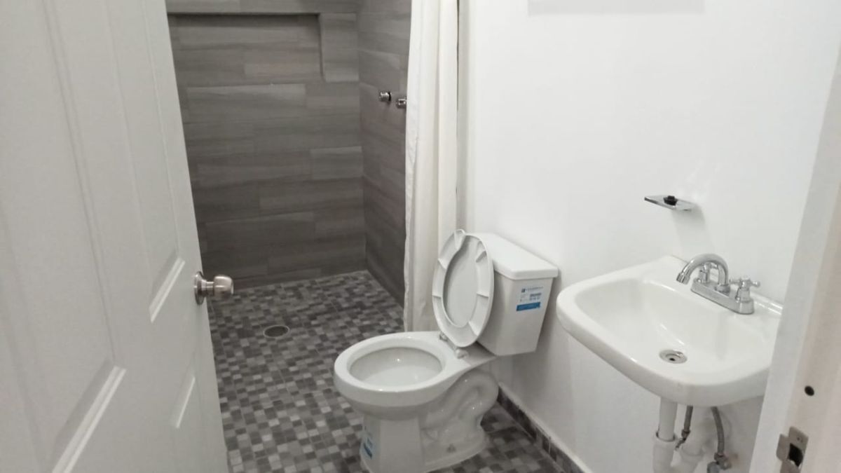 6 of 7: Baño completo