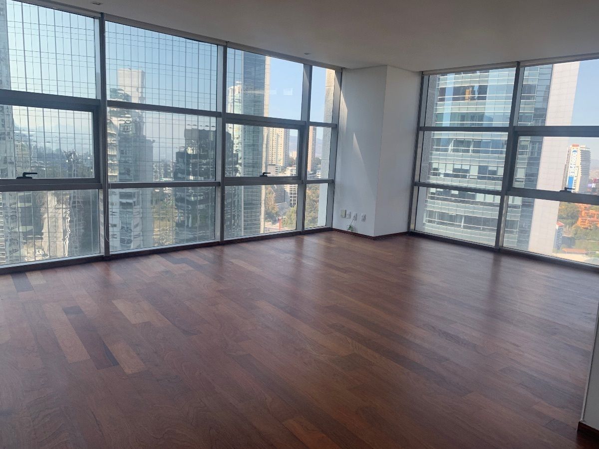 2 of 20: Sala
