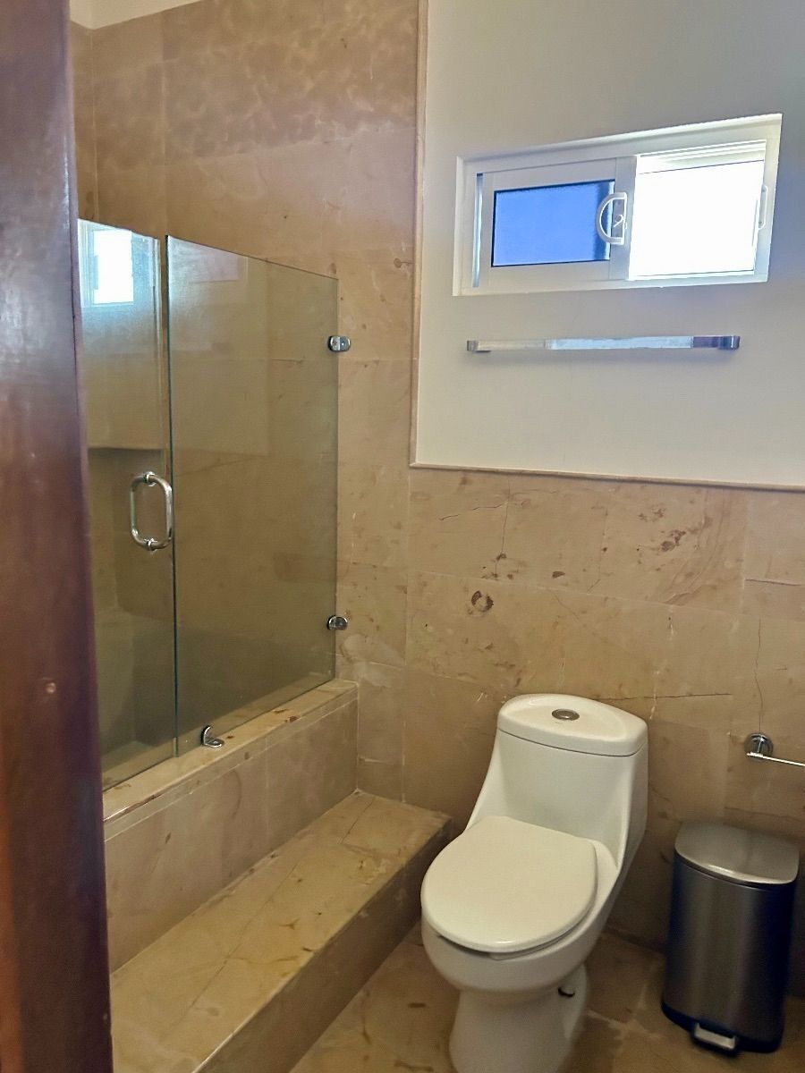 Baño recámara principal, foto 16 de 23