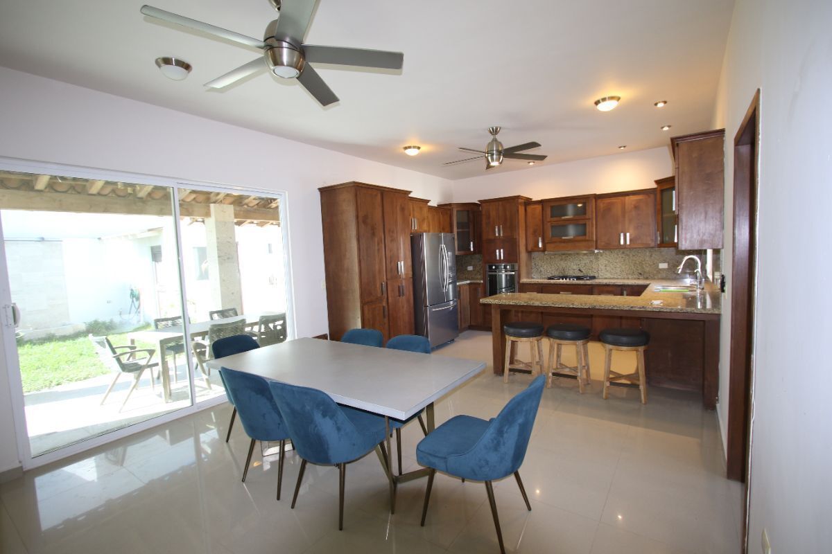 5 de 32: Cocina Americana / American Kitchen