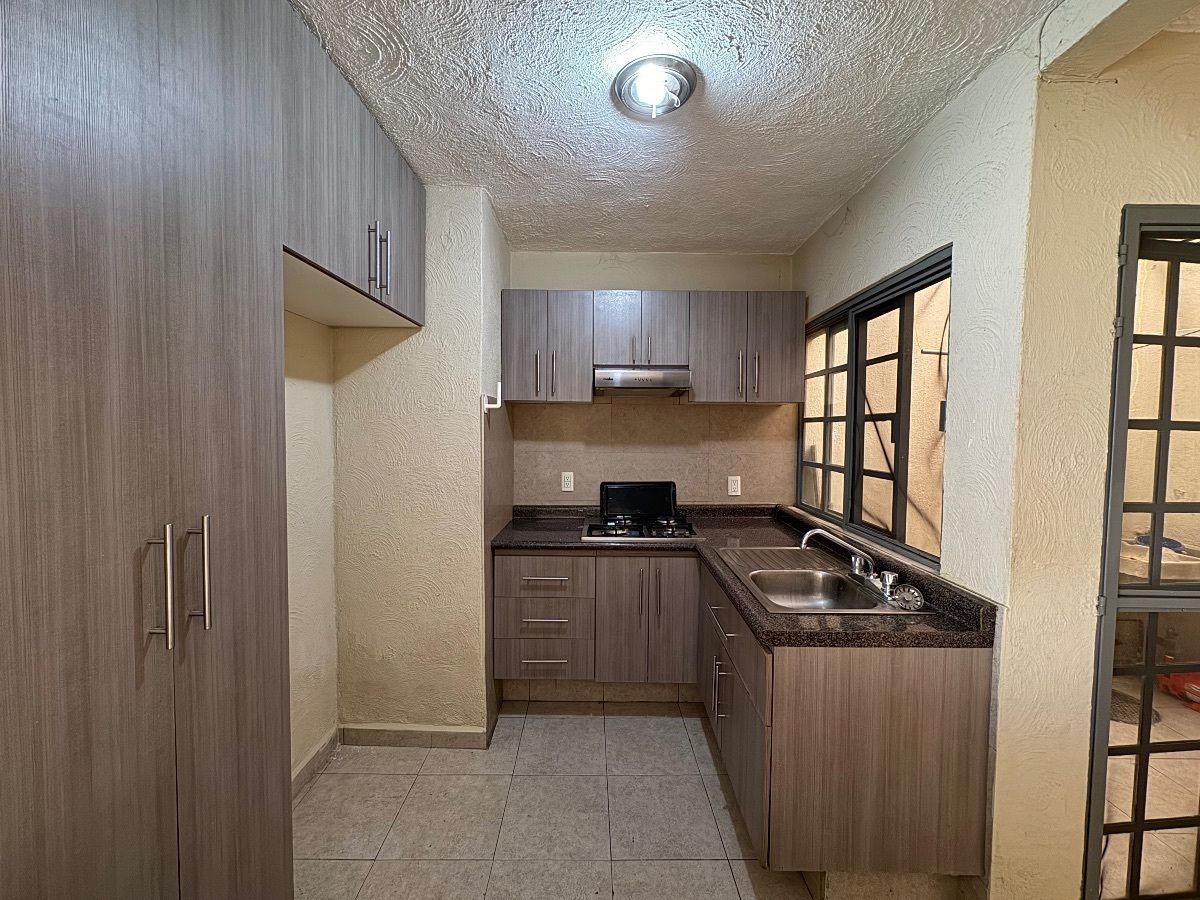5 de 29: Casa en renta Colonia Mezquitán Country Guadalajara.