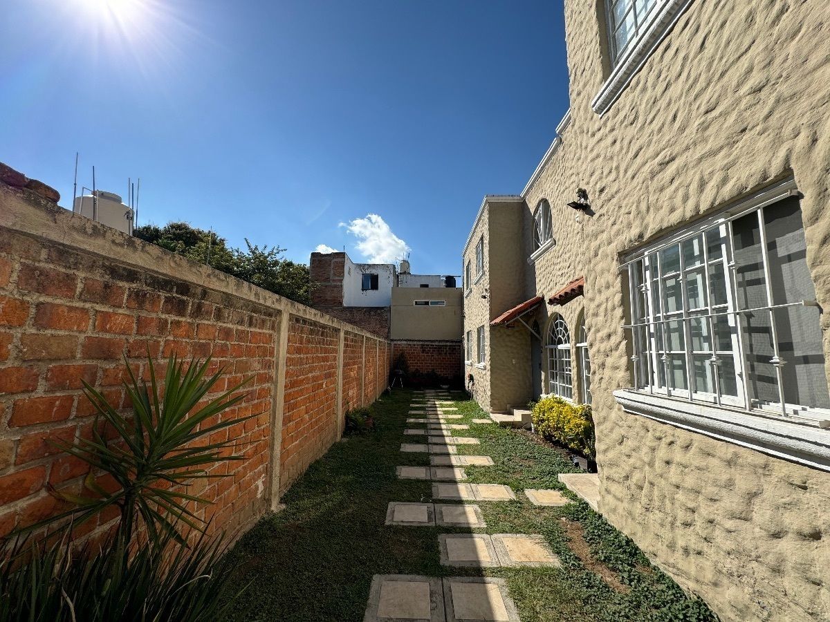 2 de 29: Casa en renta Colonia Mezquitán Country Guadalajara.