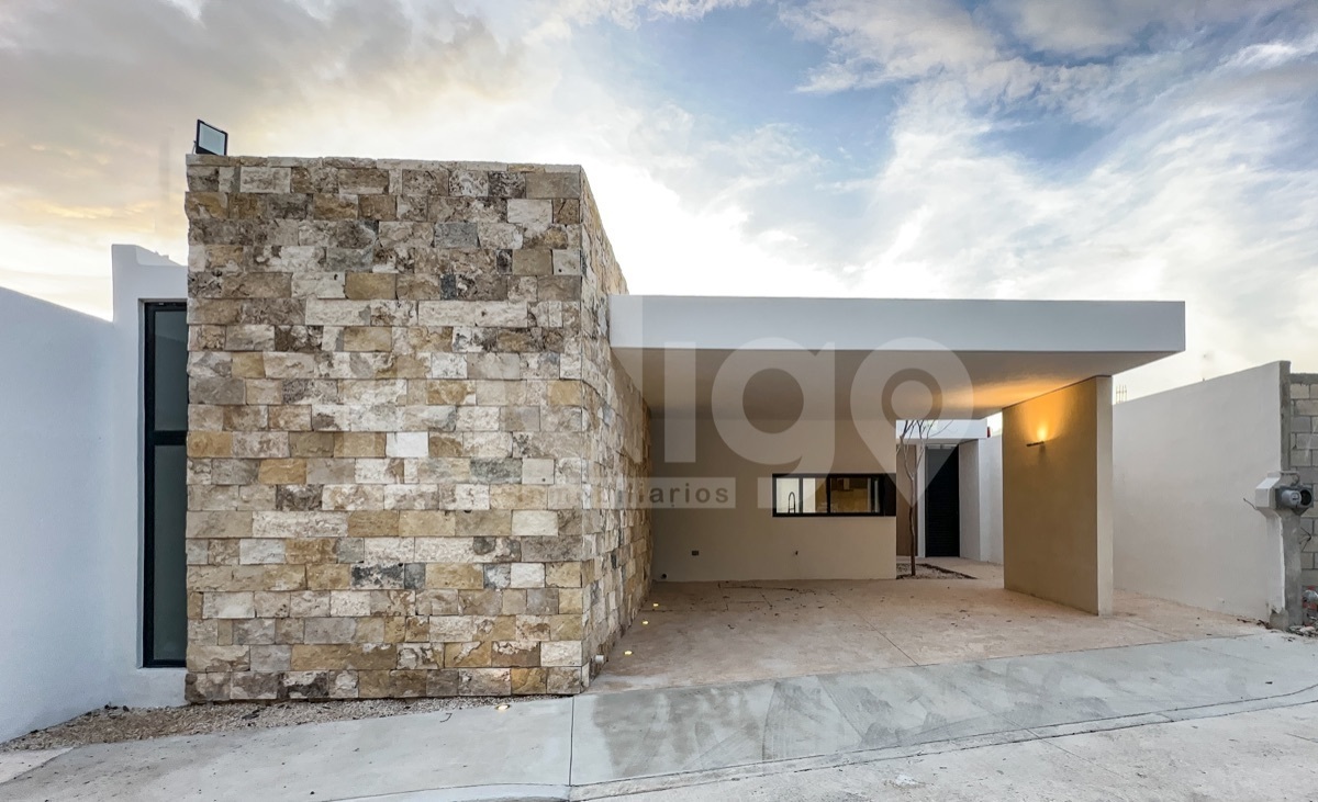 2 de 32: Fachada Frontal