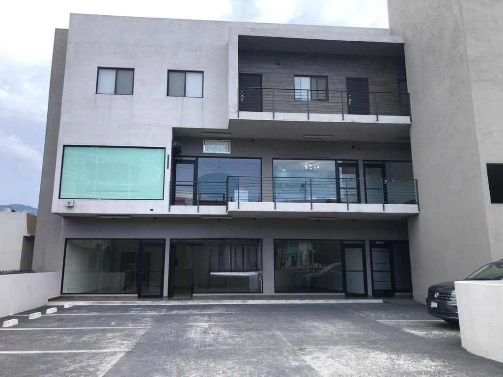 LOCAL COMERCIAL PLANTA BAJA EN PLAZA COMERCIAL