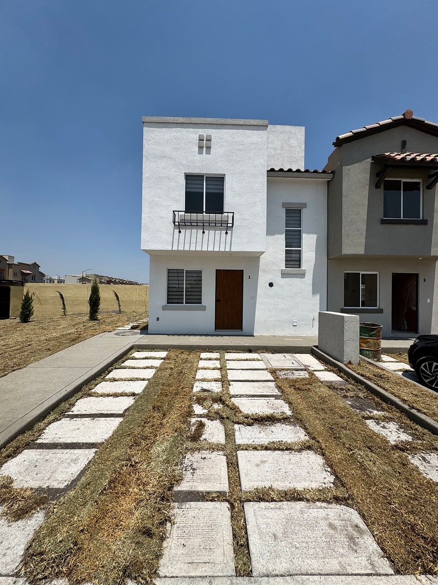 ¡Deja de pagar renta y estrena tu propio espacio en El Marques! 🏡✨, foto 1 de 15