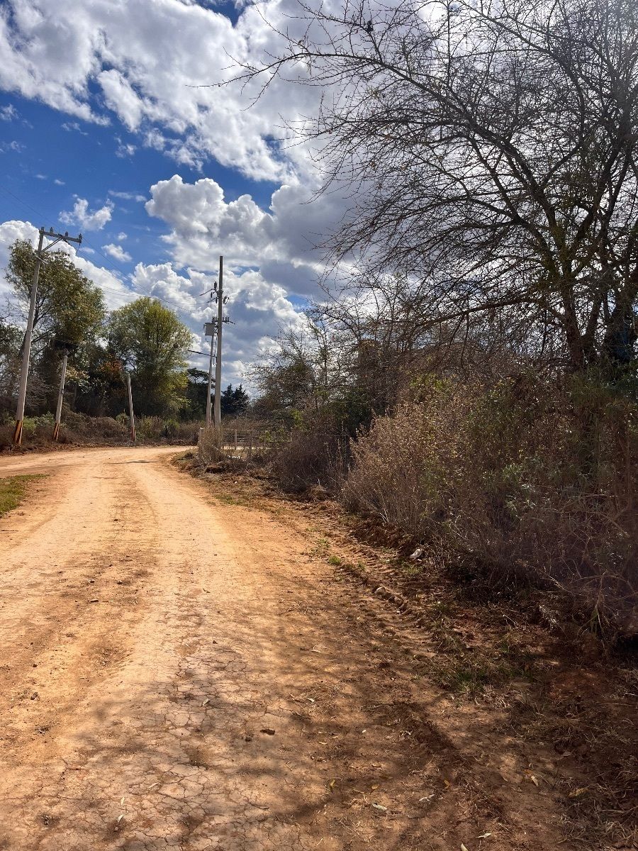 4 of 10: DE LADO DERECHO EL LOTE EN VENTA