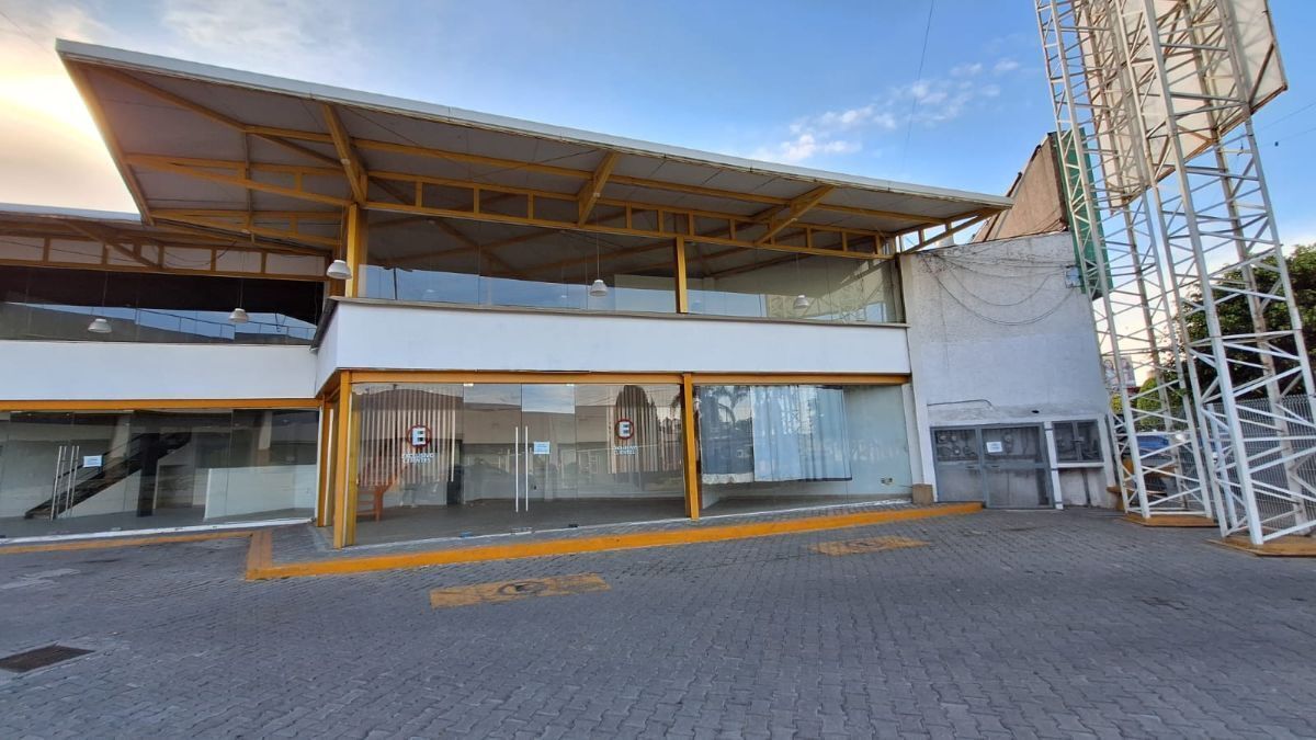 RENTA DE LOCAL U OFICINA EN CENTRO COMERCIAL, UBICADO EN ECATEPEC DE MORELOS.