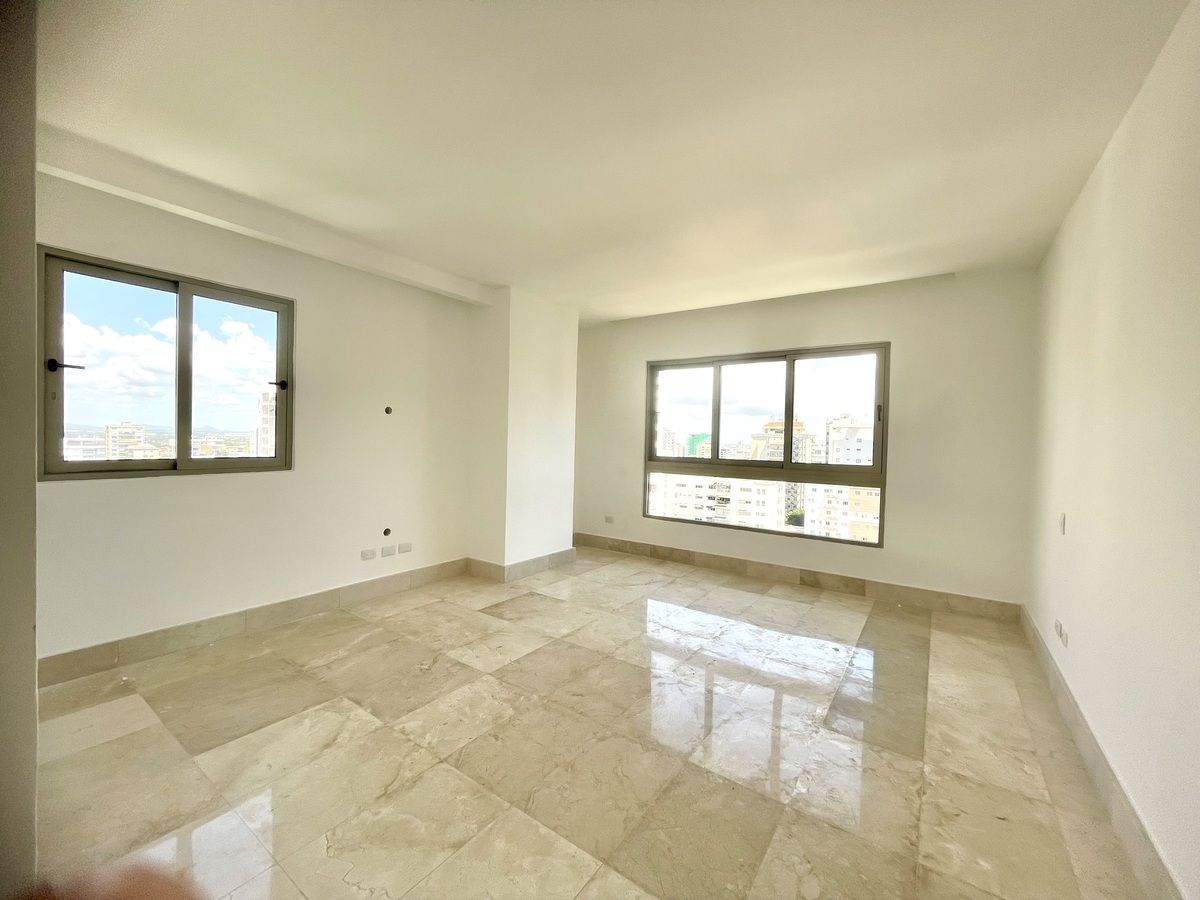 11 de 27: Habitación máster primer nivel