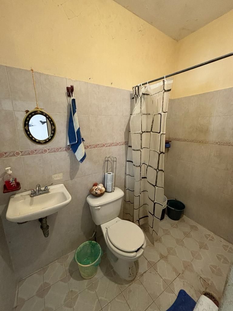 17 of 33: BAÑO COMPLETO 1