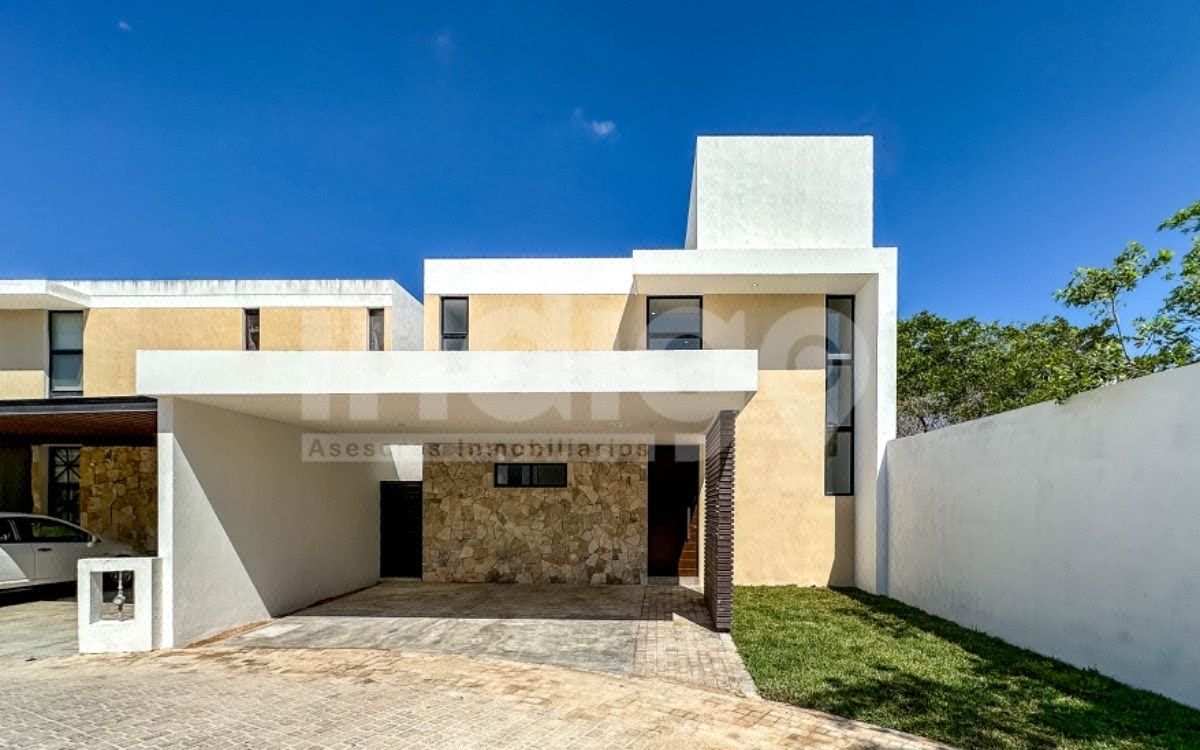 Casa en Venta en Mérida en Privada Altamira, Modelo E en Cholul
