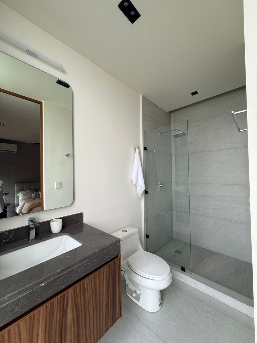 10 de 11: Baño, Segunda Recámara