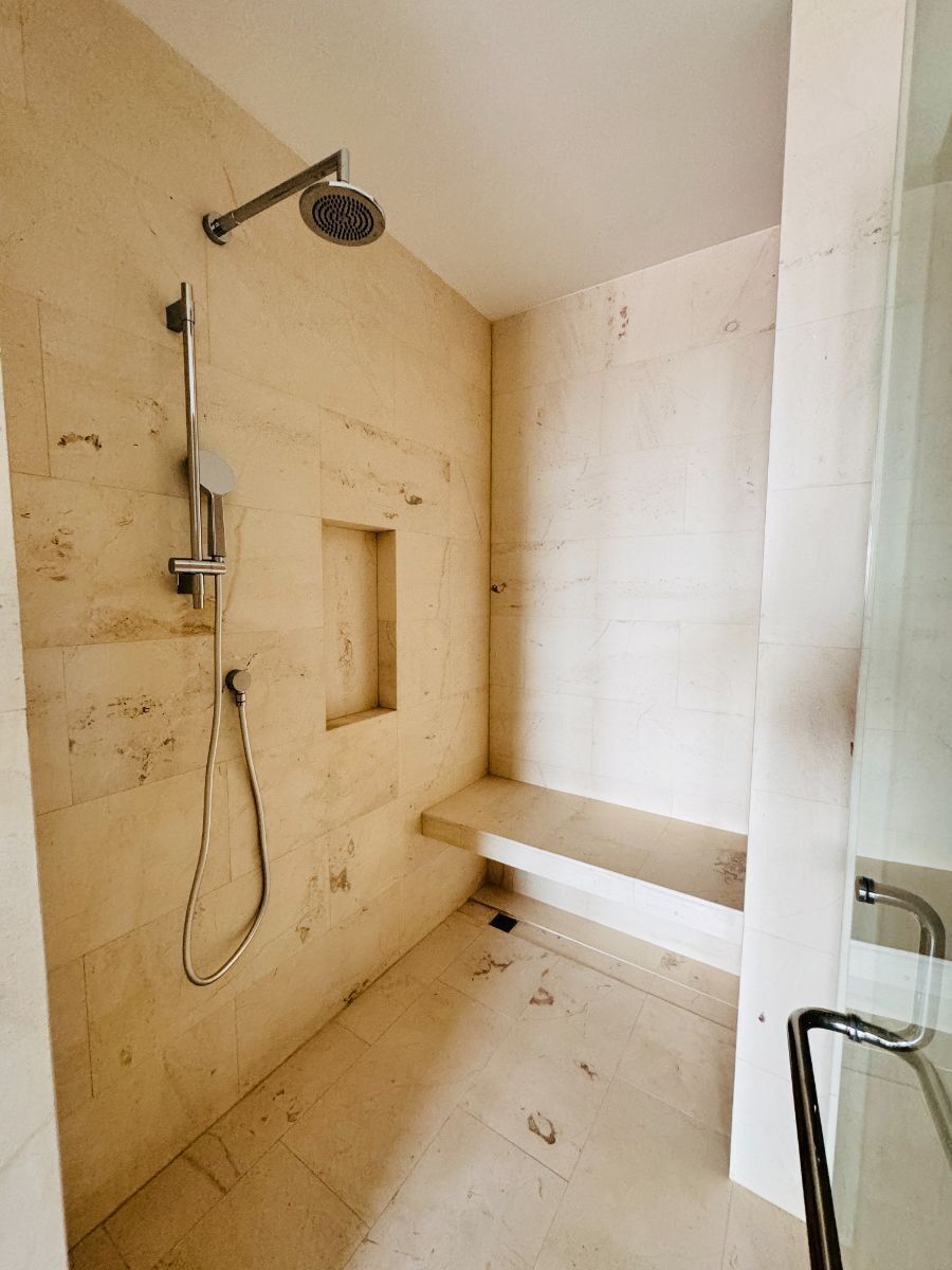 20 de 29: Baño recamara principal