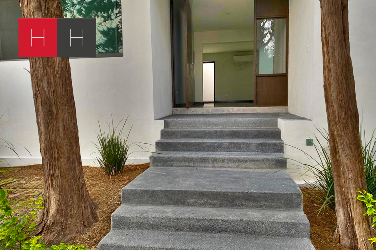 Casa totalmente remodelada  en Venta Contry La Silla Monterrey Nuevo León