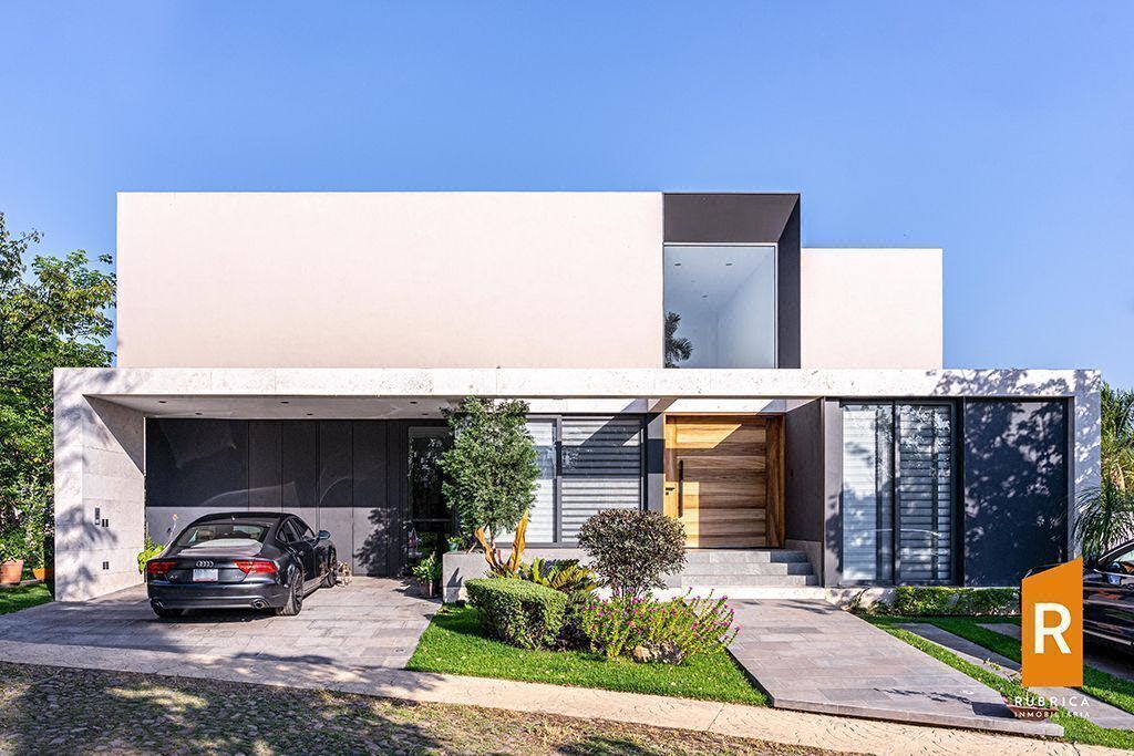 Casa Amueblada en Venta en Coto Privado Puerta Paraíso Sur, Colima, Colima.