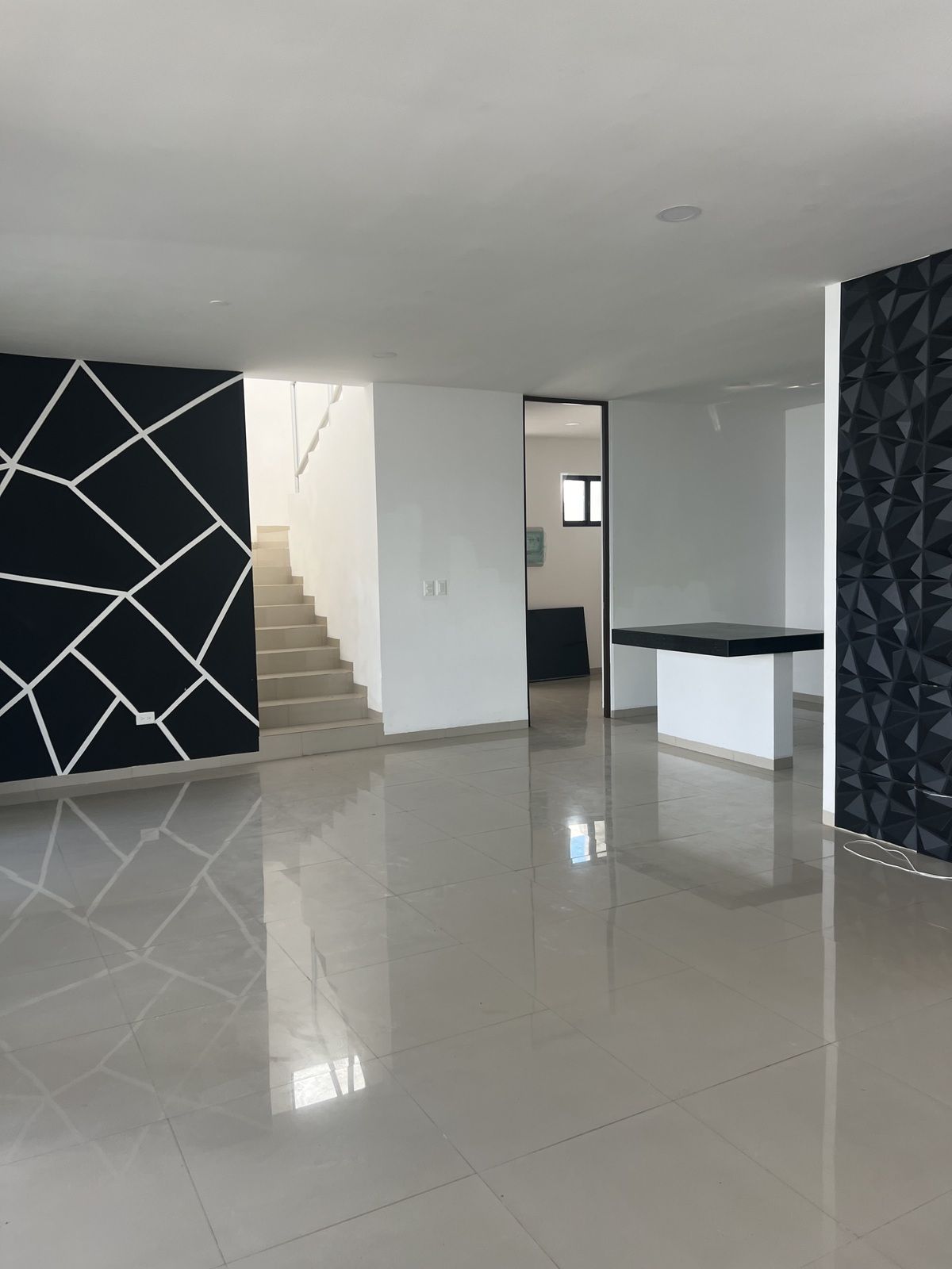 3 of 36: Comedor y sala corridos