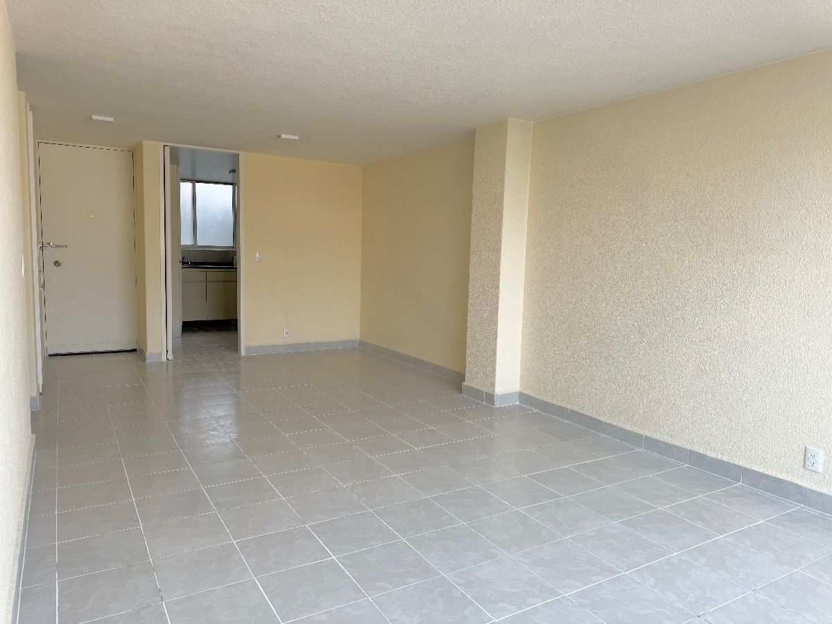 1 de 16: Amplia e iluminada estancia