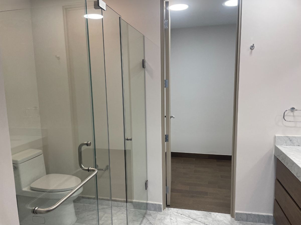 6 de 16: Baño recámara principal