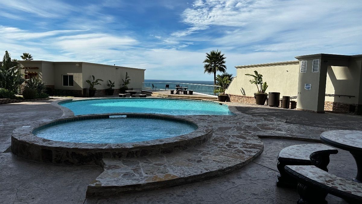 5 de 24: alberca de area comun