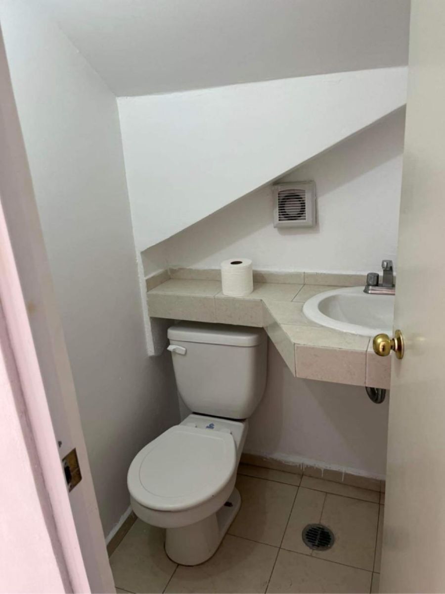 medio baño de visitas, foto 12 de 28