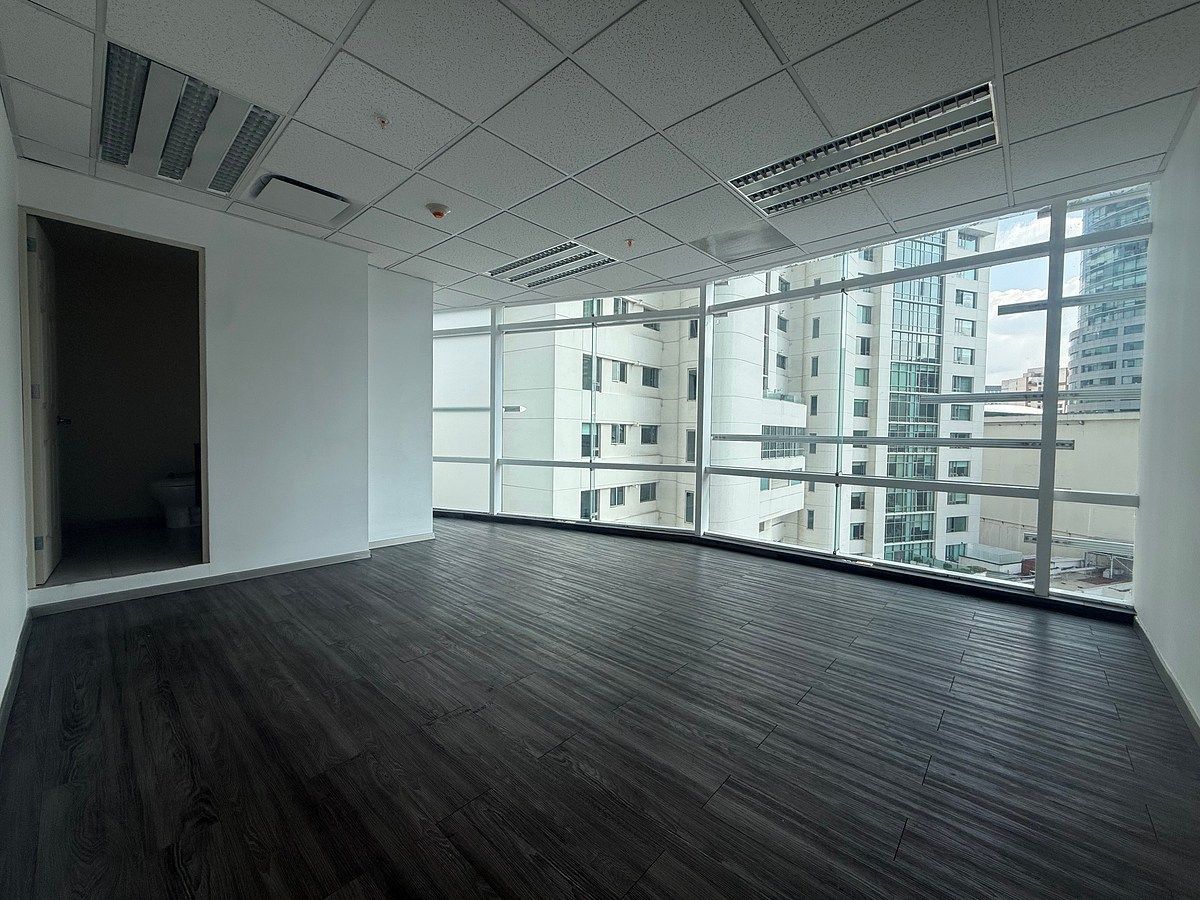OFFICE FOR RENT IN INTERLOMAS, photo 1 of 7
