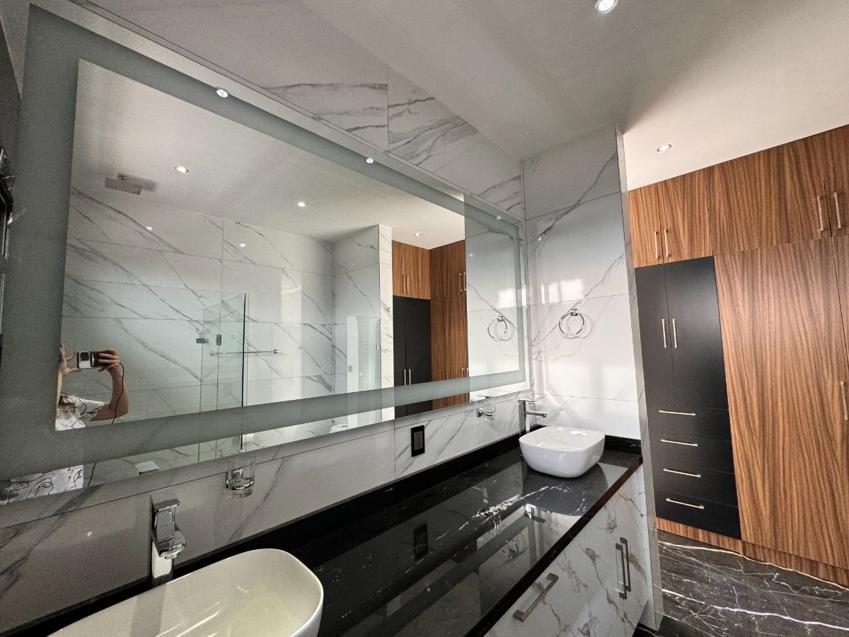 20 de 28: Baño completo en Recámara Principal