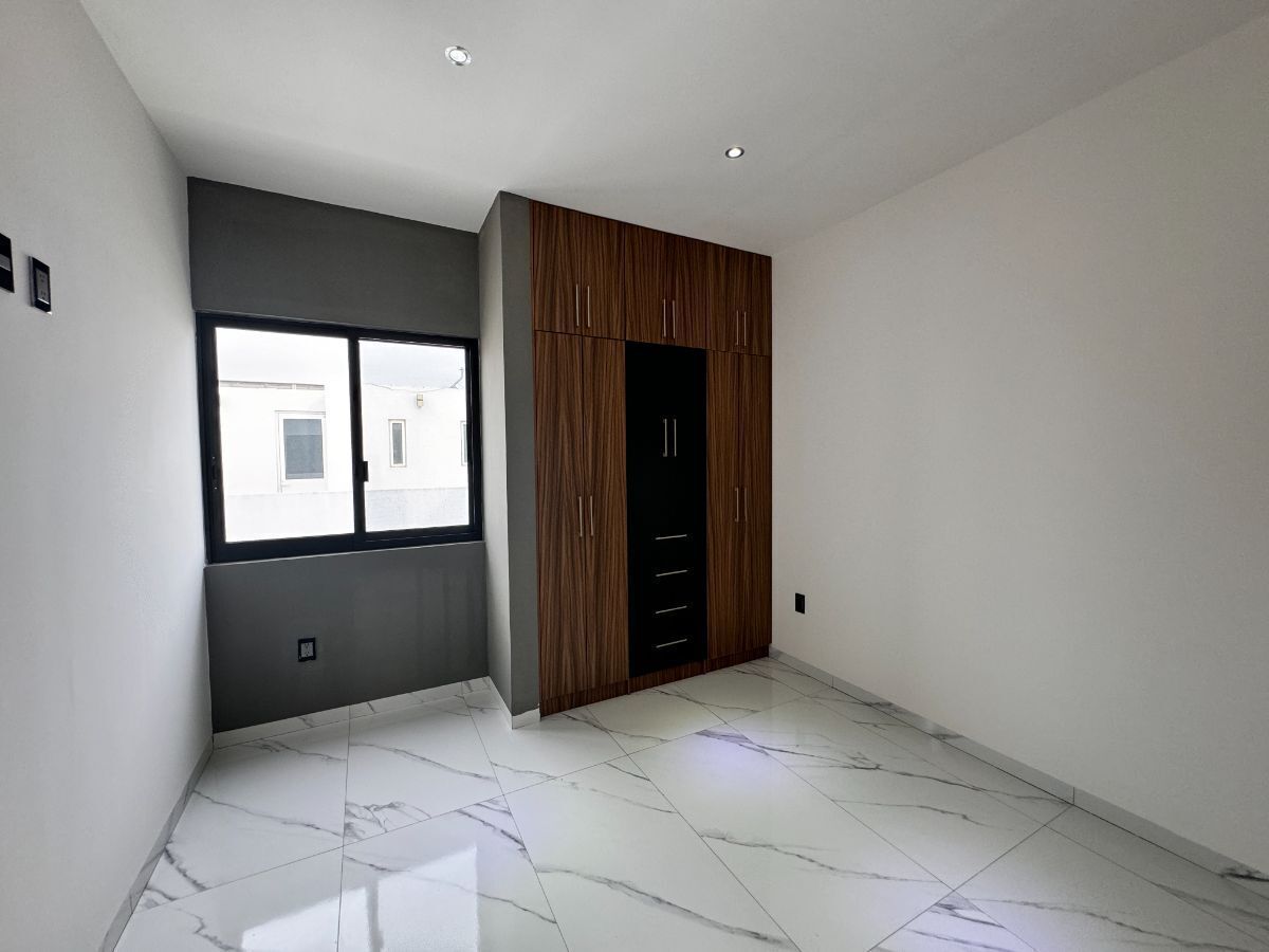 23 de 28: Recámara Secundaria 1