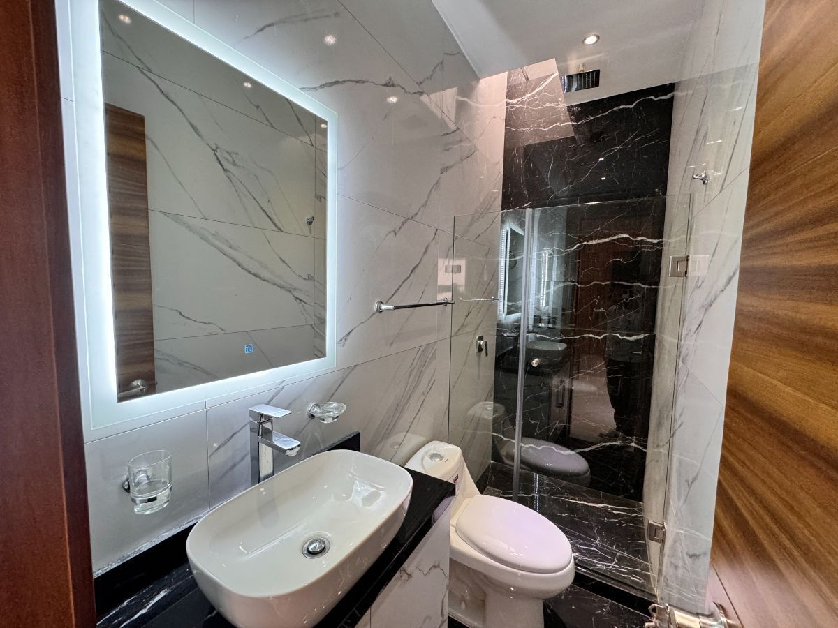 25 de 28: Baño Recámara Secundaria 1