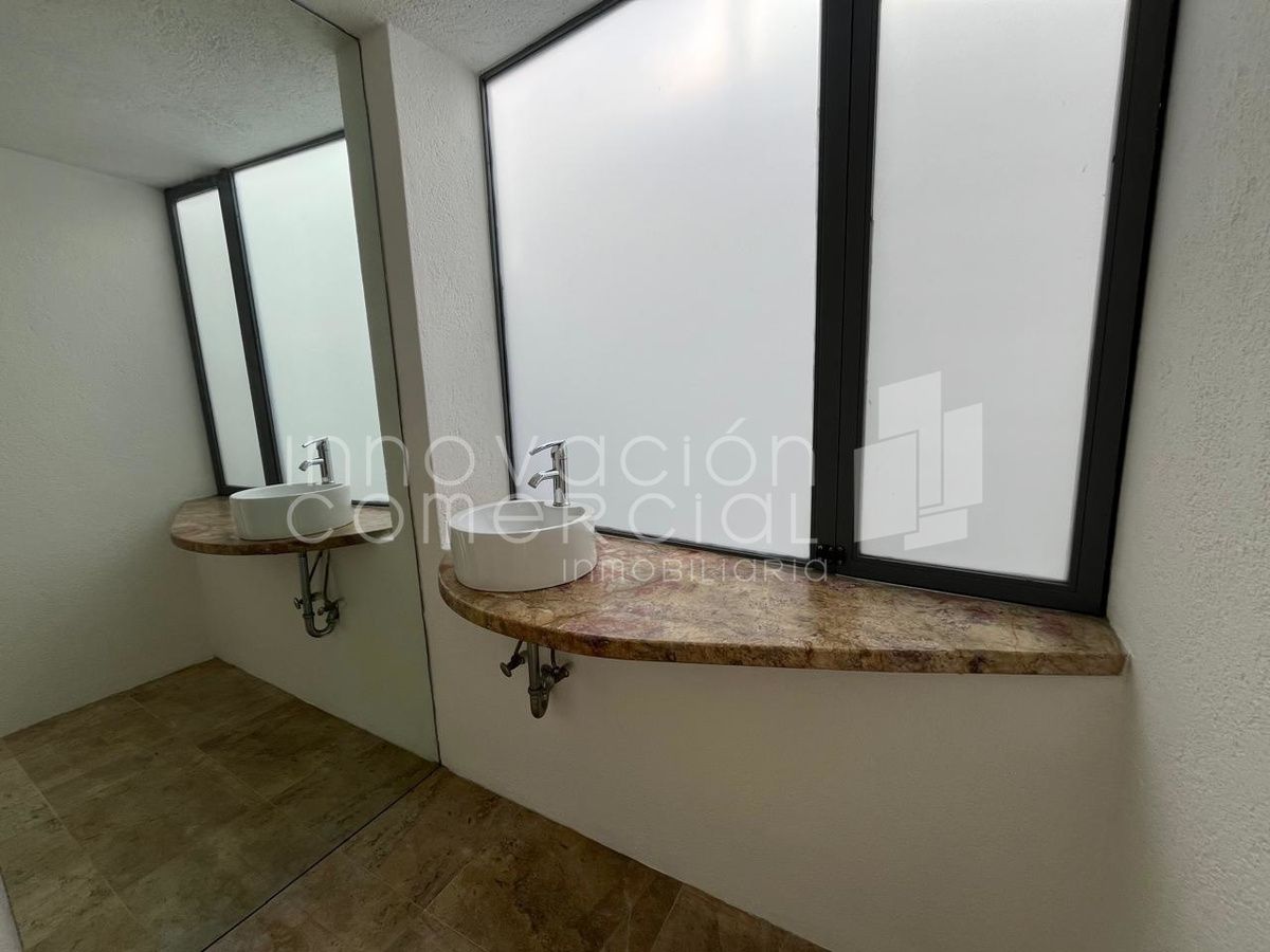 12 de 27: Baño