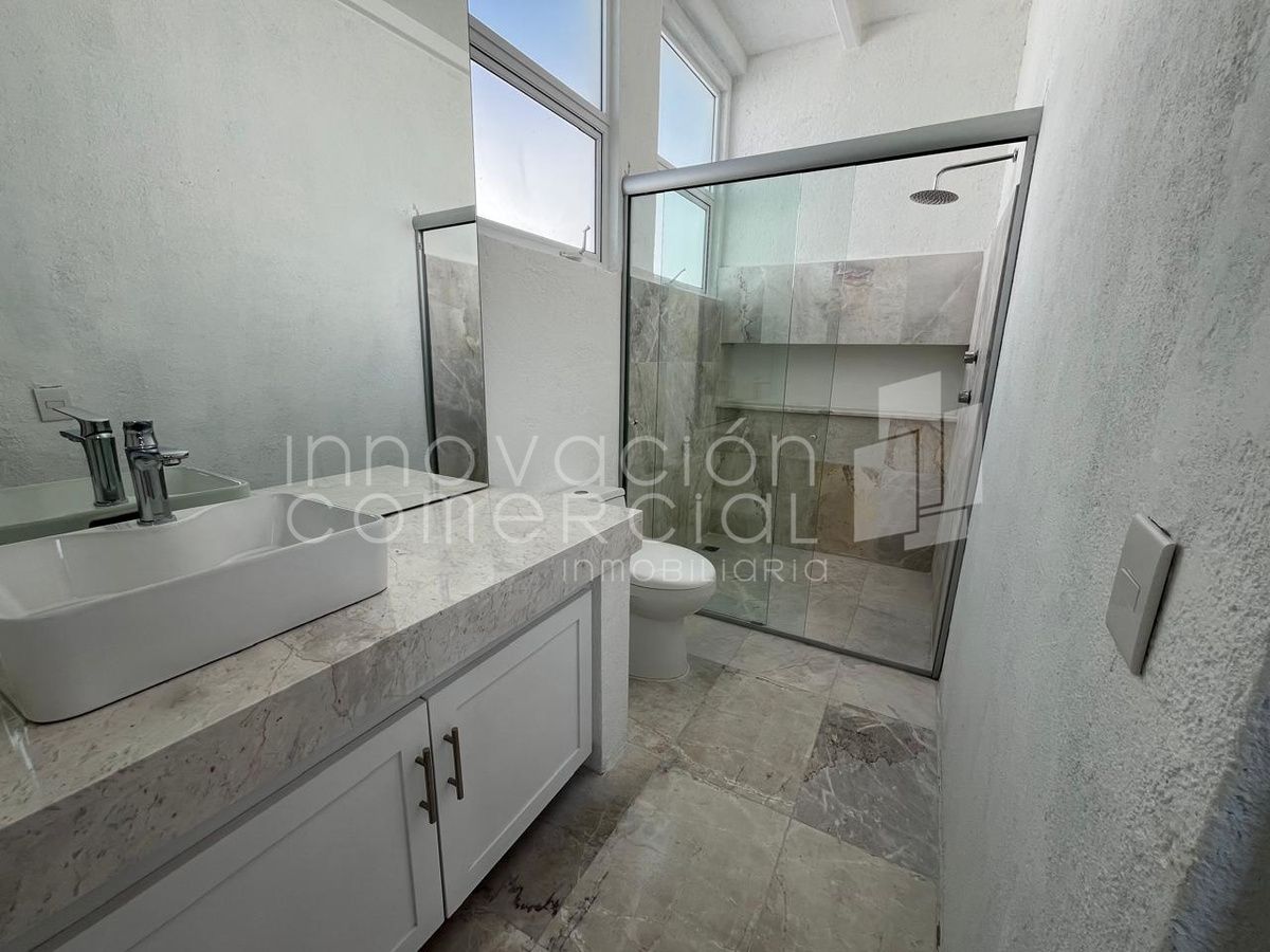 16 de 27: Baño