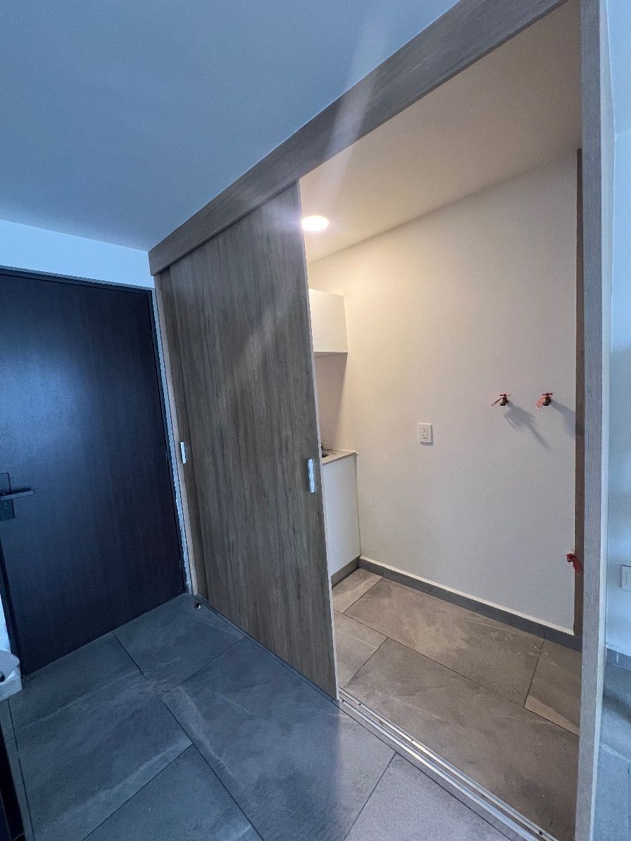 11 de 24: Clóset de lavado