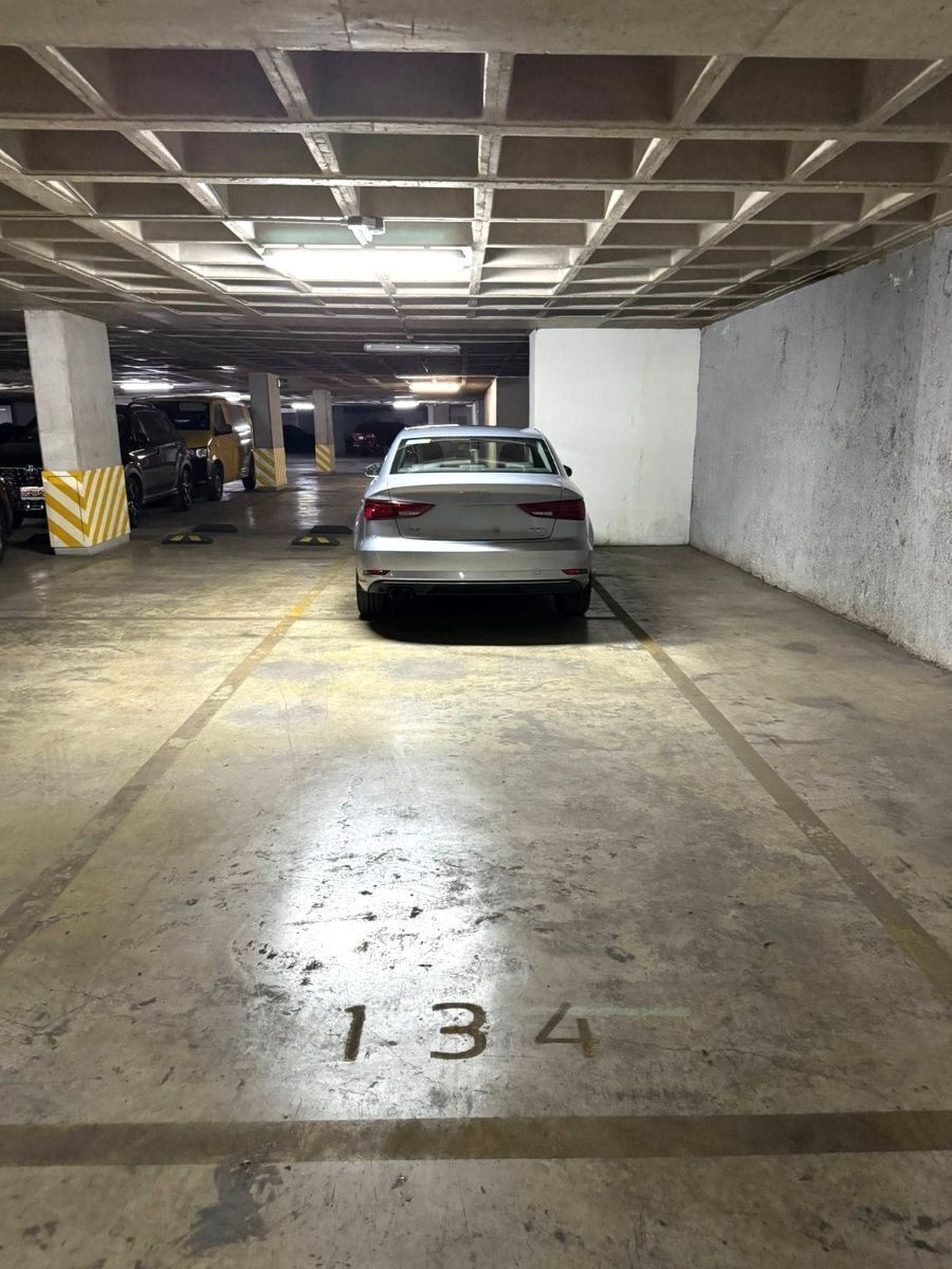 13 de 20: 2 Lugares de estacionamiento.