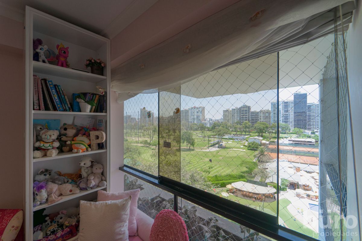 12 de 33: Buen Dormitorio Secundario con Vista a Golf