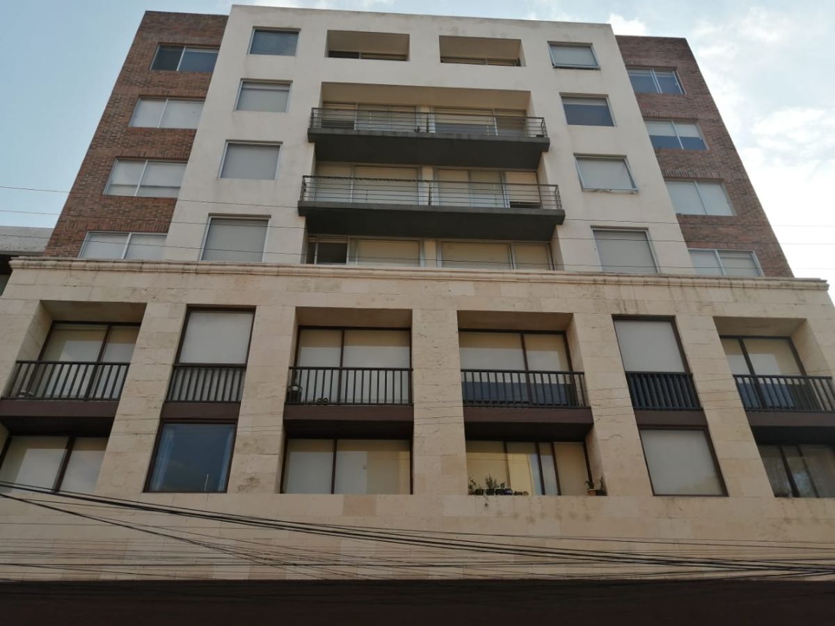 Super convenient apartment just 1 block from Tezozomoc Park, photo 1 of 19