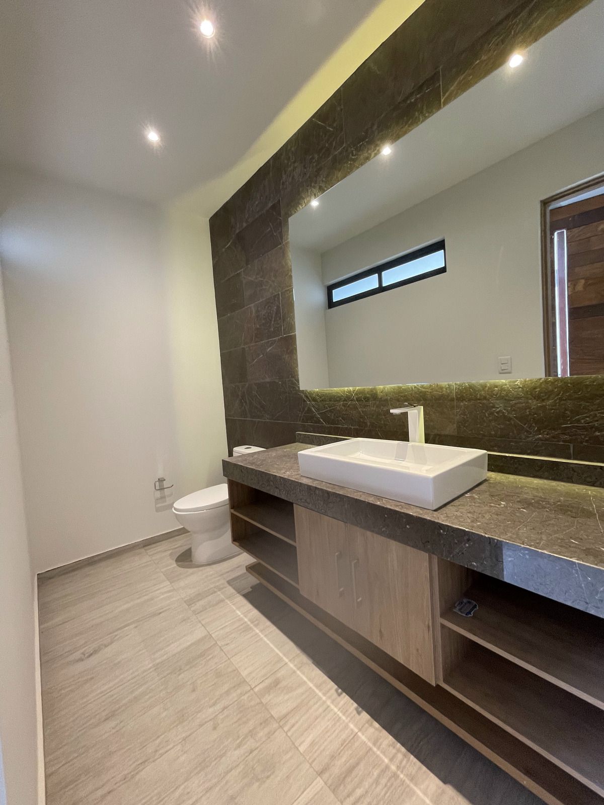Baño de Visitas